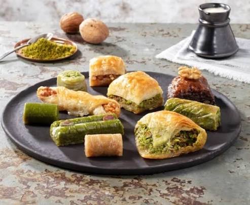 TURKISH DESSERTS ASSORTMENT BOX